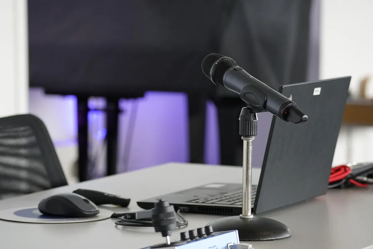 How to Build a Comfortable Kindle Desk Setup for Long Reading Sessions
